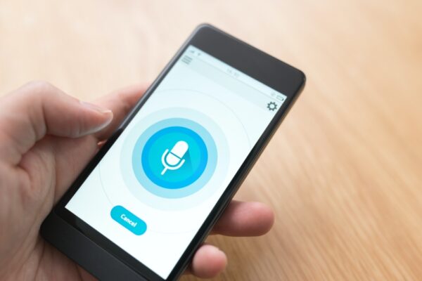 スマートフォンの音声認