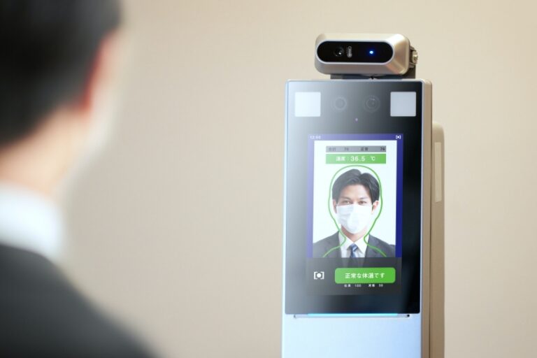 万引き防止目的で顔認証AIを導入する際の注意点