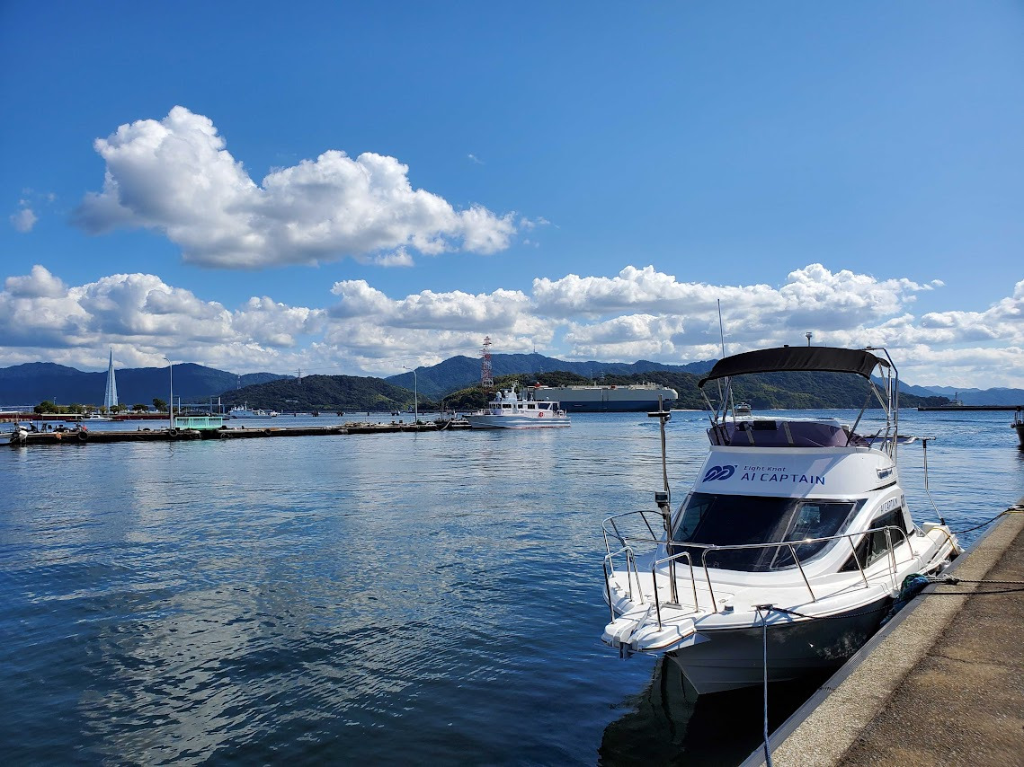 エイトノット、小型船の自律航行プラットフォーム「AI CAPTAIN」発表。ロボットAIクルーザーも既に開発